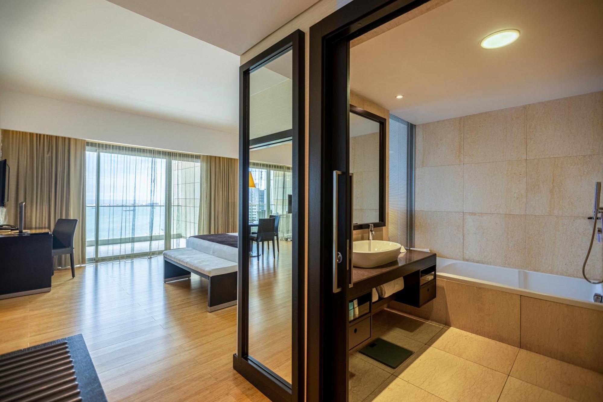 EPIC SANA Luanda Hotel Habitación foto