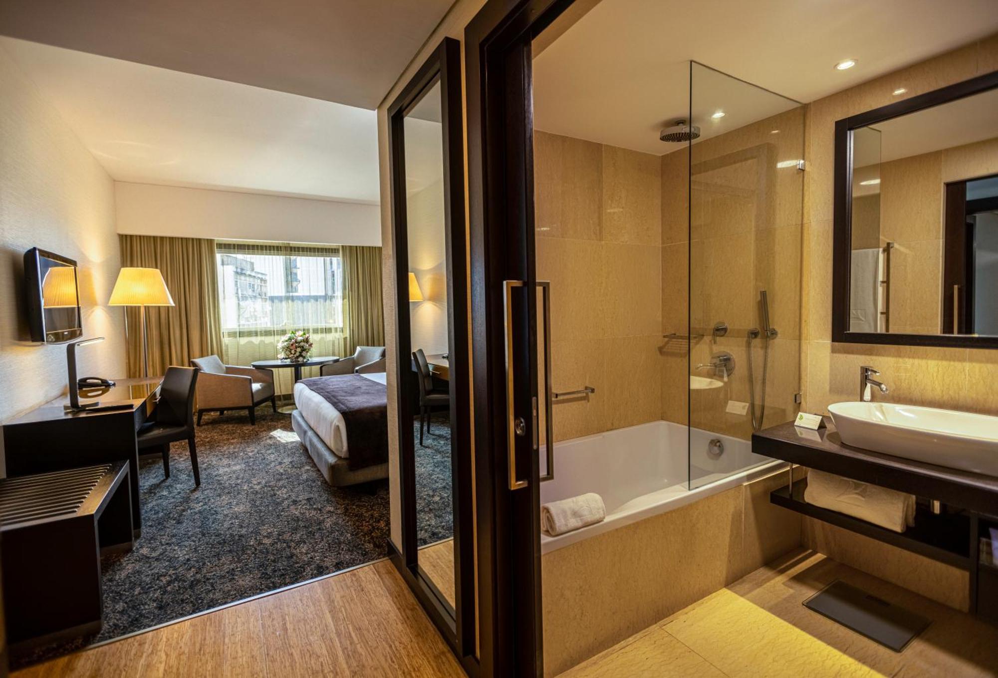 EPIC SANA Luanda Hotel Habitación foto