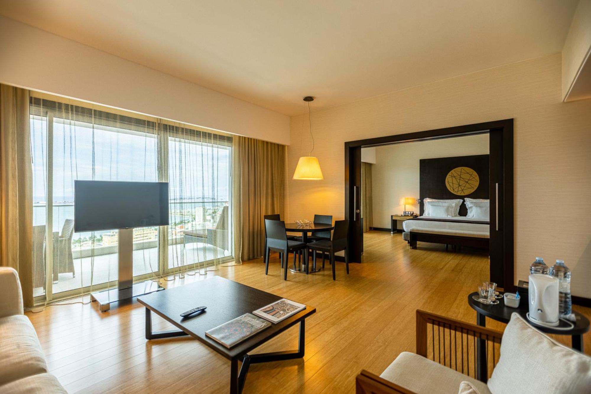 EPIC SANA Luanda Hotel Habitación foto
